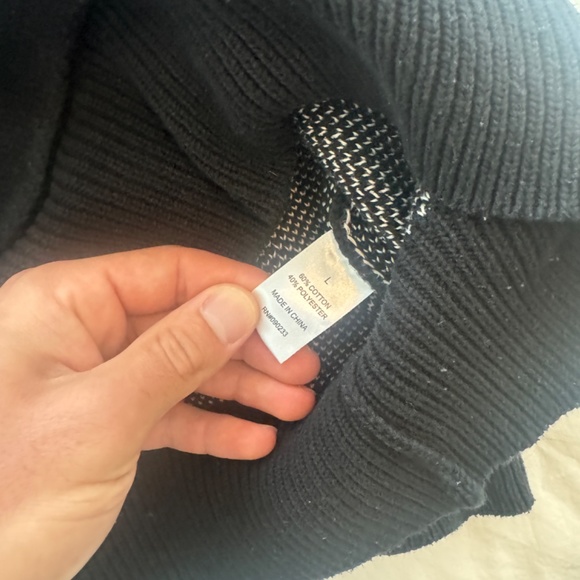 Essentials knit large rare - Picture 3 of 7